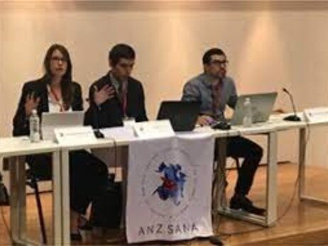 UT Austin graduate student Carolina Moehlecke presenting at the 2018 ANZSANA meeting in Guadalajara.
