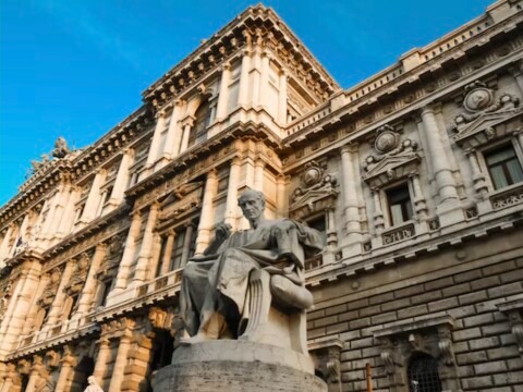 Courts in Divided Societies