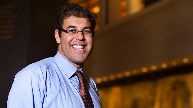 Professor Jeremi Suri. Photo by Sasha Haagensen.