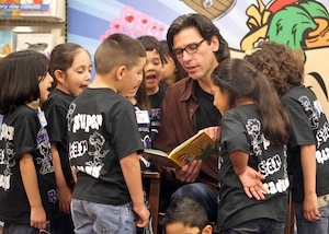 Associate Professor Oscar Casares participates in H-E-B Read 3 Literacy Campaign