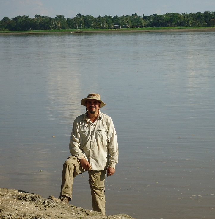 Prof. Edgardo Latrubesse assessing human impacts on large rivers in the Amazon basin