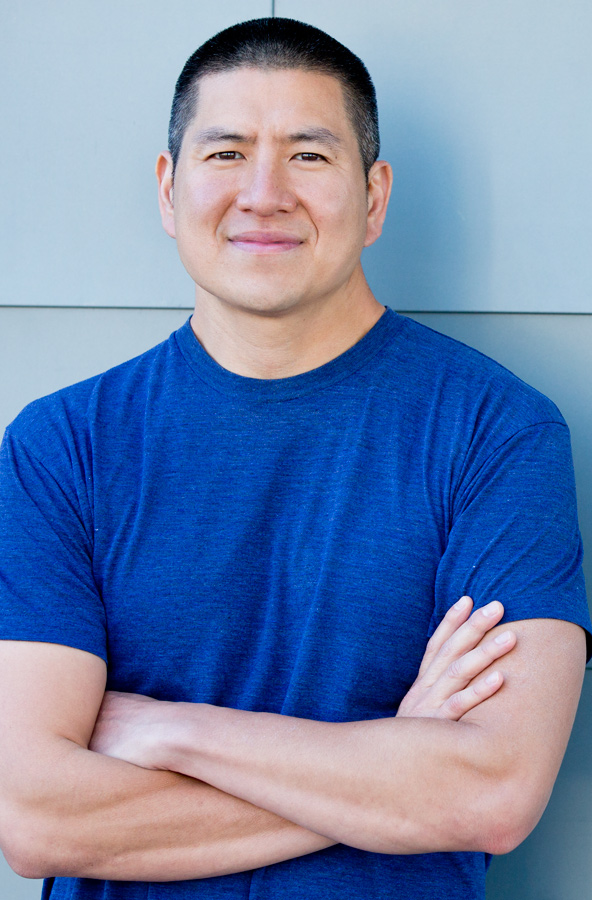 Dr. Tang gets awarded the Diversity Champion of the Year Award