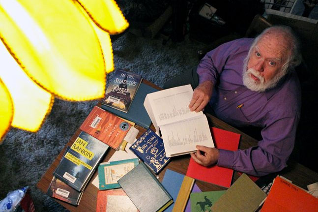 Professor Jerome Bump wins Liberal Arts Student Council Endowed Teaching Award for 2014-2015